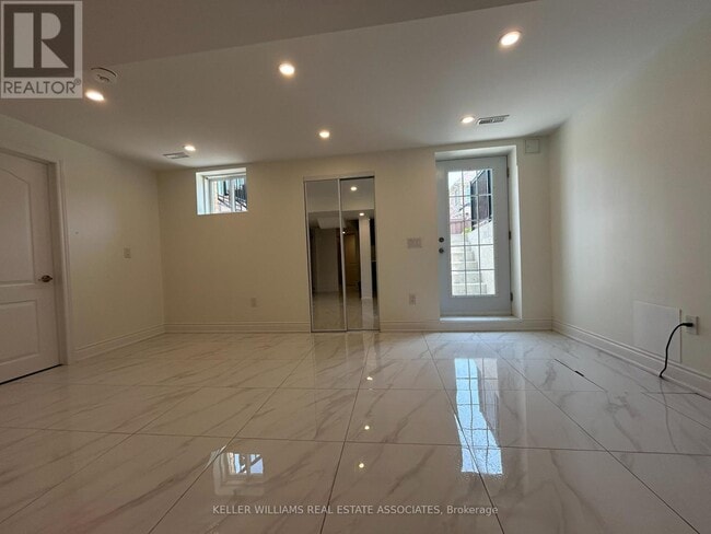 Building Photo - 9 Maybeck Dr