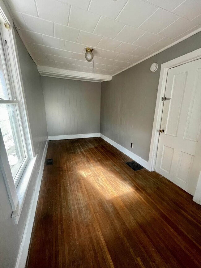 Building Photo - 6 Blakeney Pl