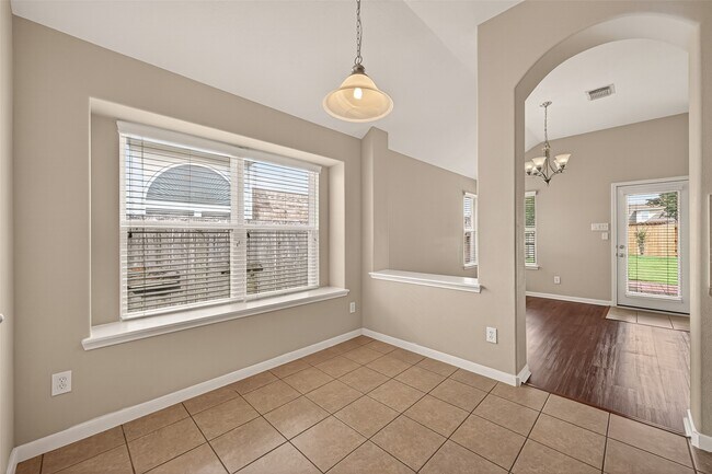 Foto del edificio - 25918 Silver Timbers Ln
