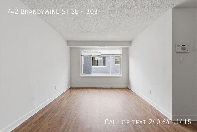 Photo - 742 Brandywine St SE House