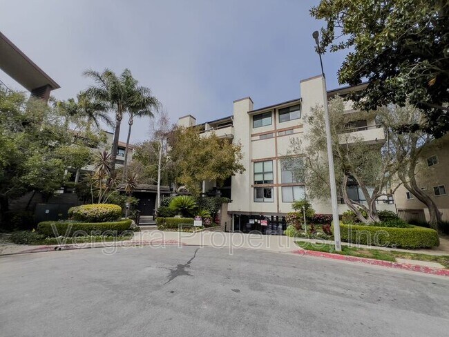 Foto del edificio - 5987 Peacock Ridge Rd