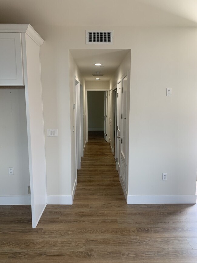Foto del edificio - Brand New 2BR/1BA with Downtown LA Views i...