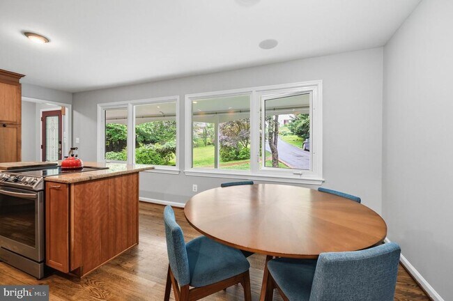 Foto del edificio - 2506 Pinoak Ln