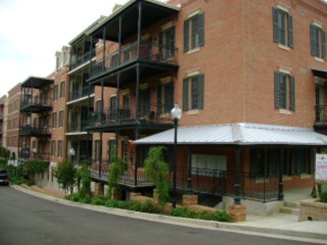 Foto principal - 1300 Van Buren Ave