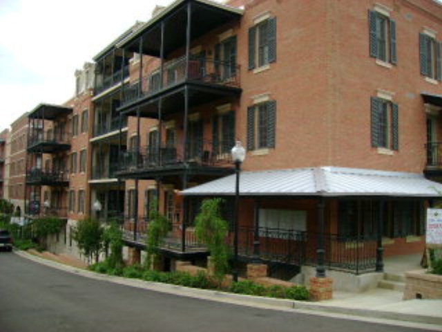 Primary Photo - 1300 Van Buren Ave