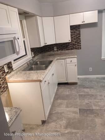 Primary Photo - 3 br, 1.5 bath House - 16 Midland Court