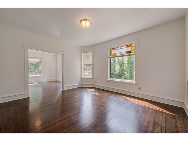 Living Room - 2714 Polk St NE