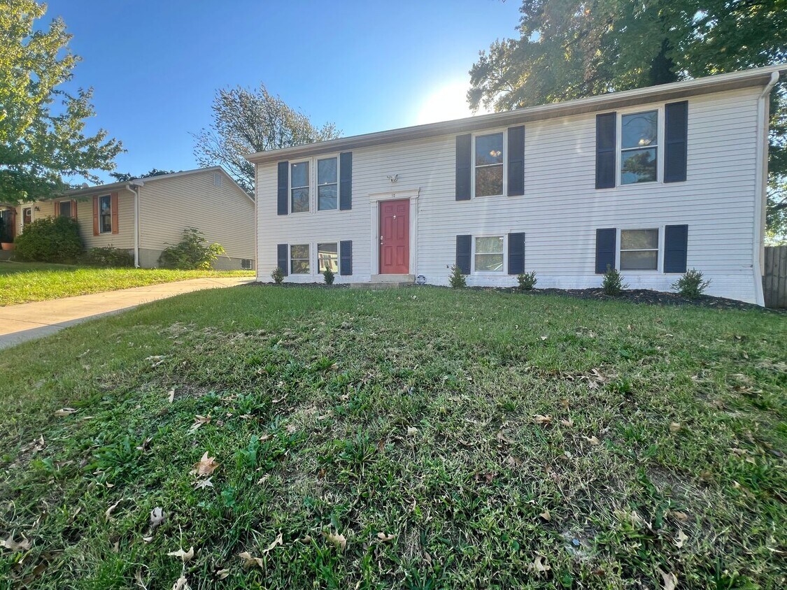 Primary Photo - Lovely 4 BR/3 BA Single-Family Home in Cap...