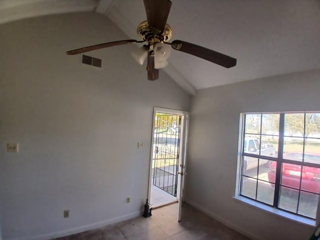 Foto del edificio - 141 S Gosnell St