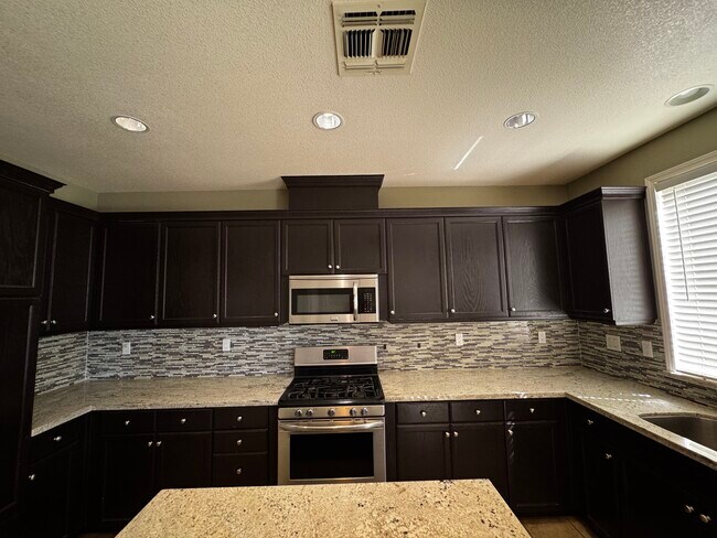 Foto del edificio - 5566 Frenchpark Ct