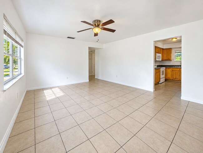 Foto del edificio - 3409 E Fern St