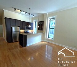 Building Photo - 851 N La Salle Dr