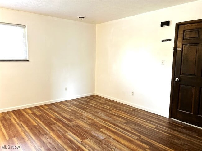 Building Photo - 105 Wildwood Dr