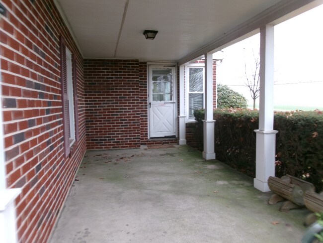 Building Photo - 64 Quarry Rd