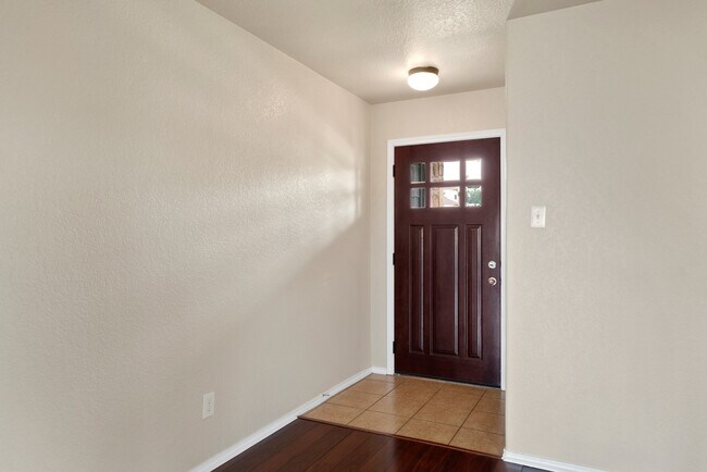 Building Photo - 3815 Mahogany Cove