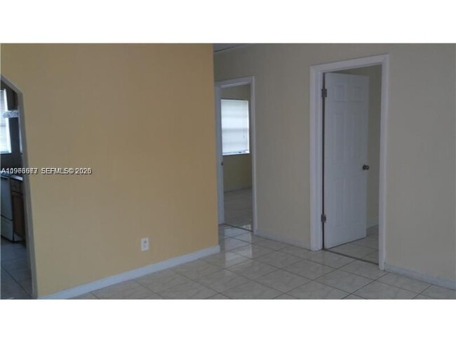 Building Photo - 1013 Foster Rd