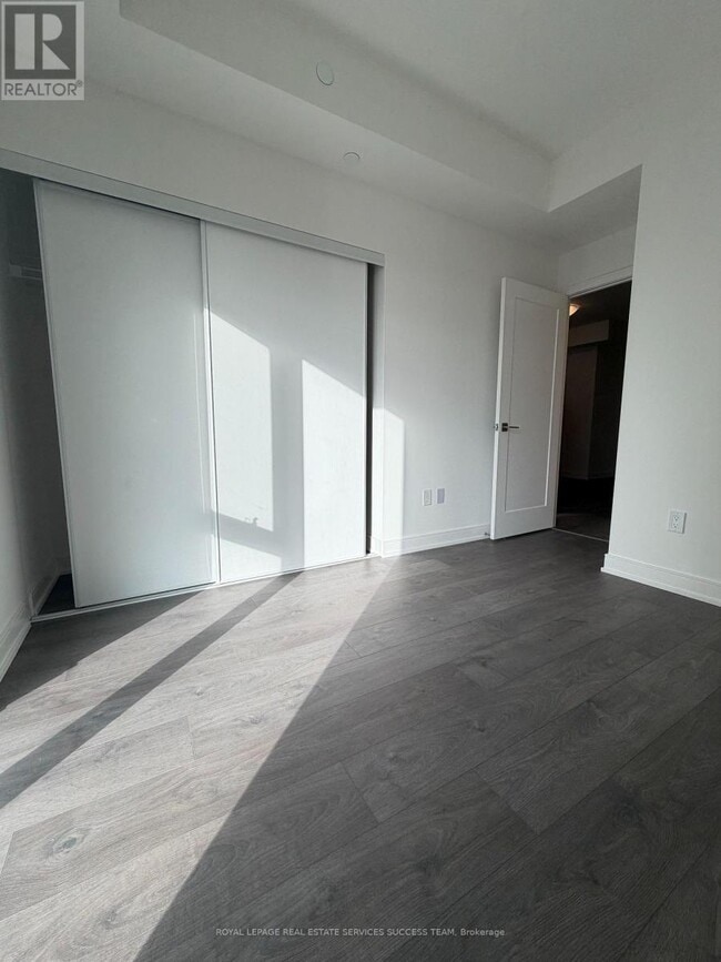 Building Photo - 715 Davis Dr
