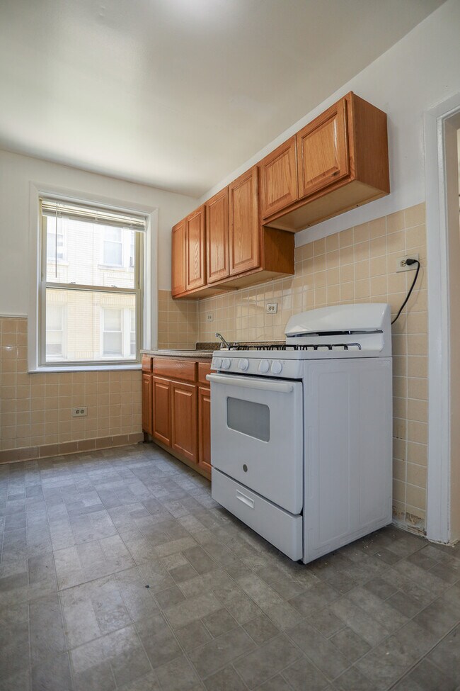 Building Photo - 4730 W Addison St
