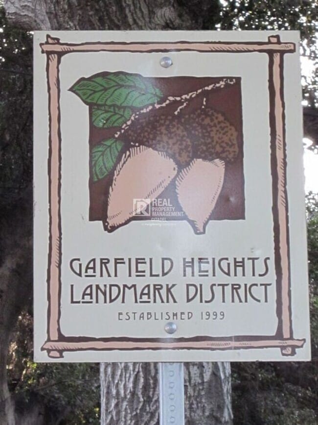 Building Photo - 172 E Claremont St