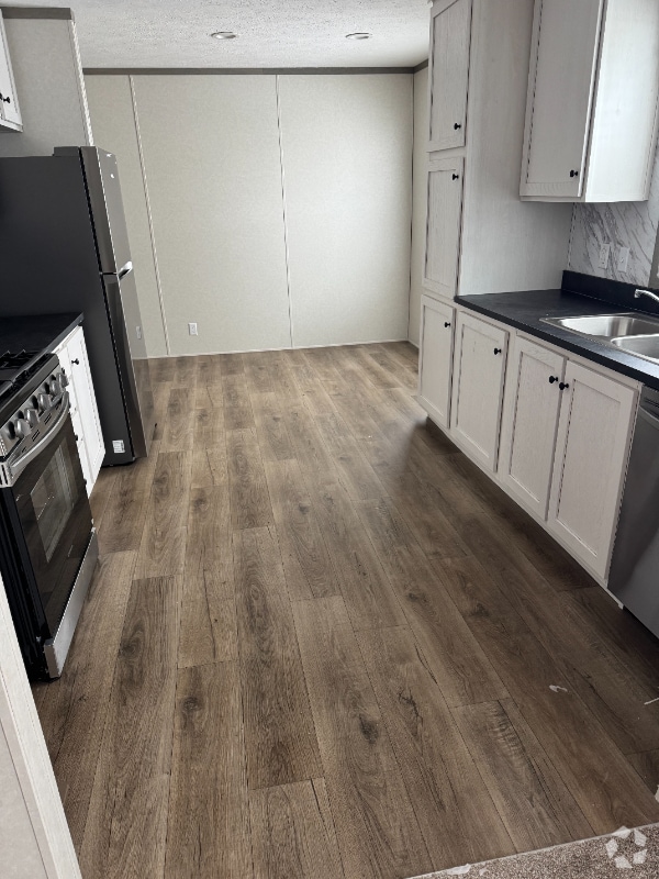 Building Photo - 72 Hunters Rill
