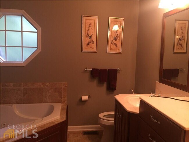 Foto del edificio - 3090 Cardinal Lake Dr NW
