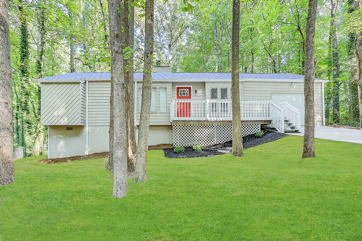 Primary Photo - 5480 Tonowanda Dr
