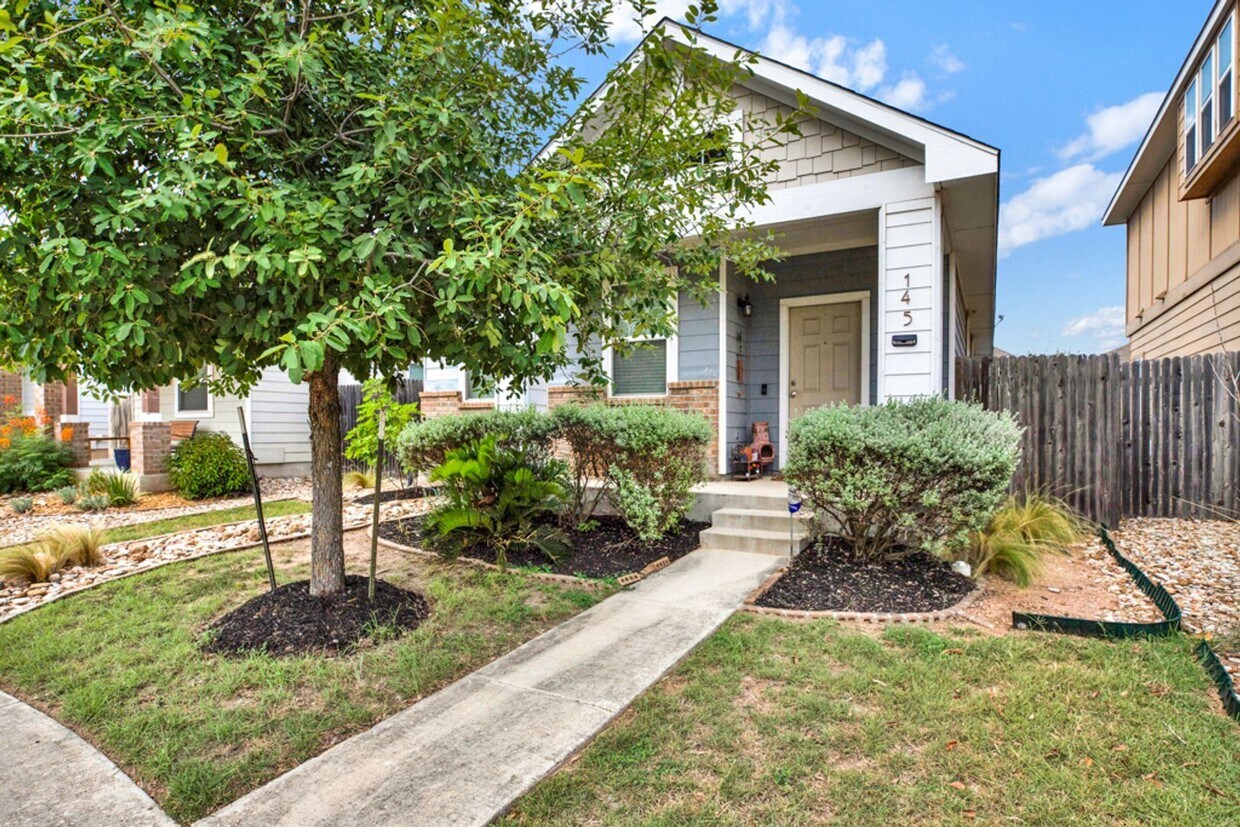 Primary Photo - 3 br, 2 bath House - 145 Preston Trl.