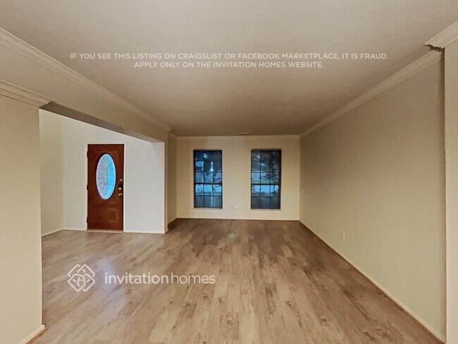 Foto del edificio - 9818 Golden Prairie Ln