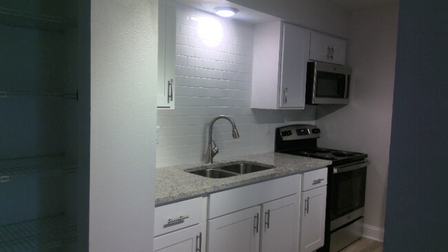 Foto del edificio - 1776 Harden Blvd
