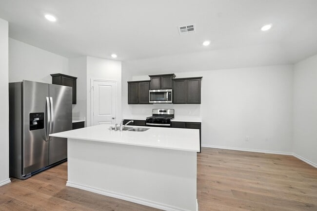 Building Photo - 405 Regiment Rd