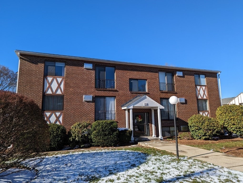 151 King St Unit 101C, Franklin, MA 02038 Condo for Rent in Franklin