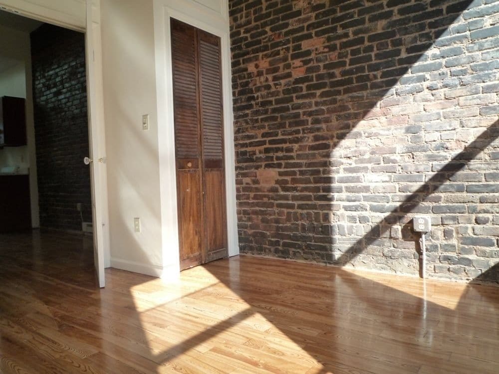 Primary Photo - 1039A Fulton St