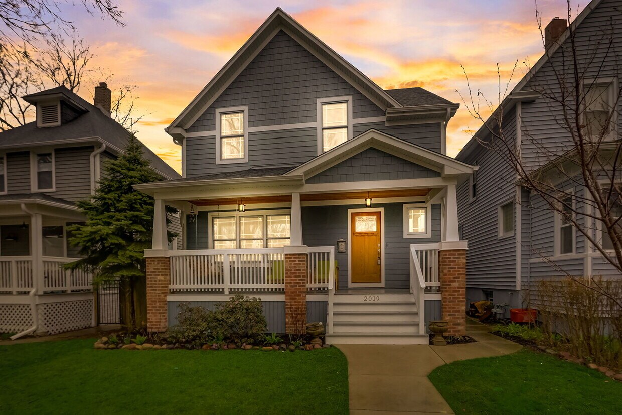 Primary Photo - 2019 Darrow Ave