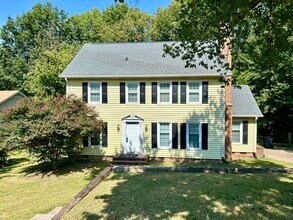 Building Photo - 9211 Robert Frost Ln