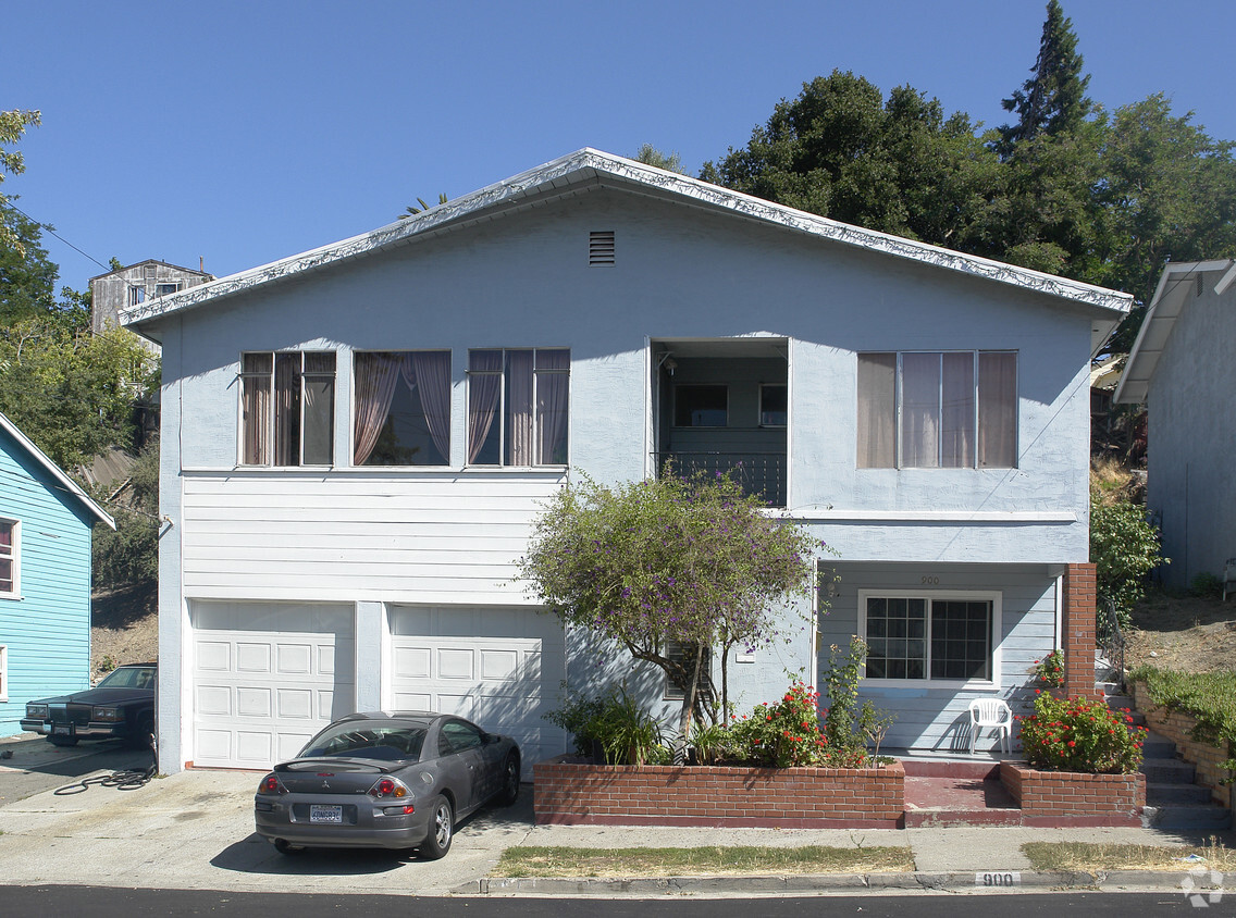 Primary Photo - 900 Mariposa Ave