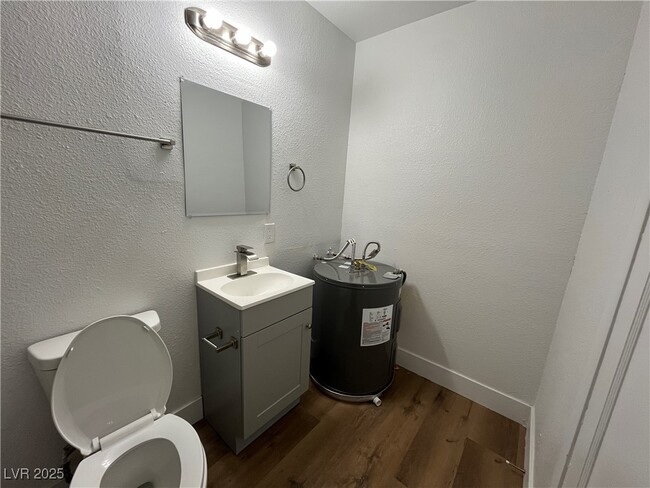 Building Photo - 222 S 10th St