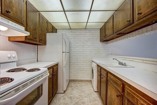 Building Photo - 825 NW 13th St