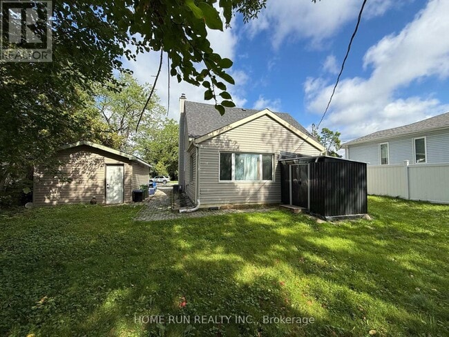 Building Photo - 68 Meadowlands Dr W