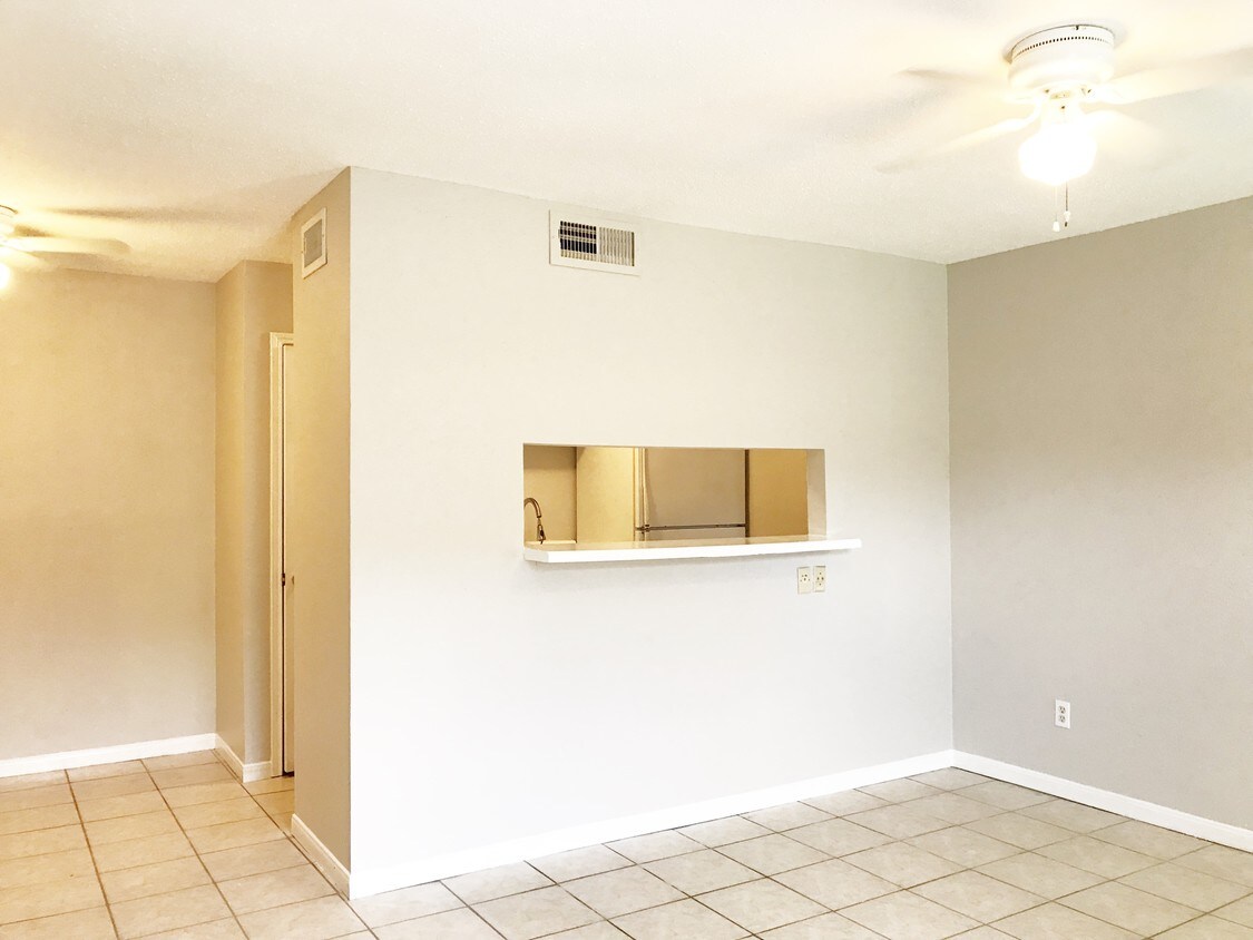 Primary Photo - 9550 Deering Dr