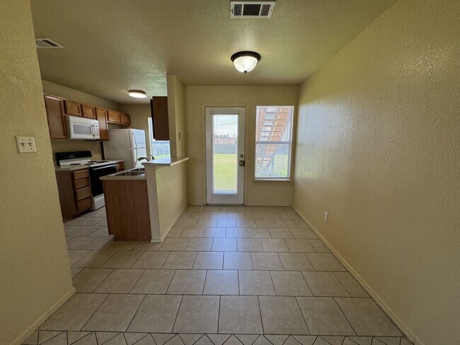Foto del edificio - 5702 Greengate Dr