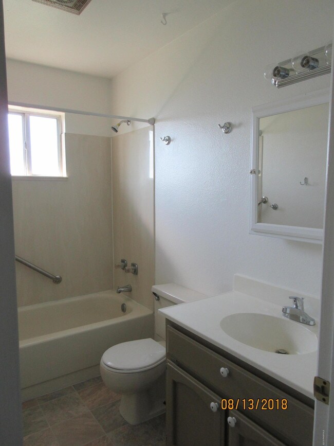 Building Photo - 1802 Cedarwood Dr