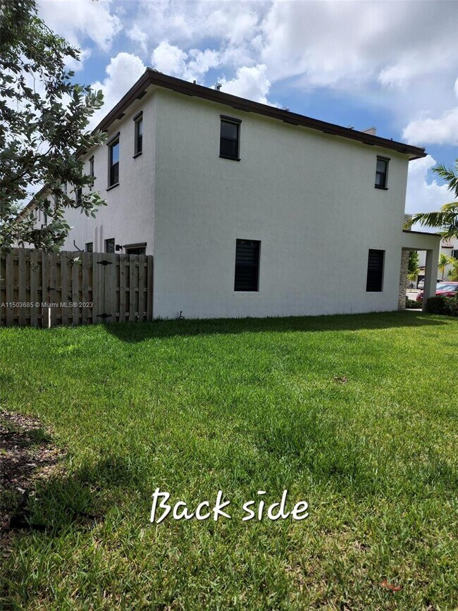 Building Photo - 414 NE 208th Terrace