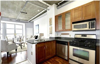 Building Photo - 1300 N St NW