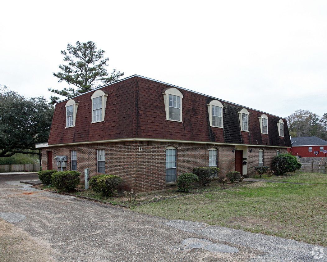 Primary Photo - Overlook Villas