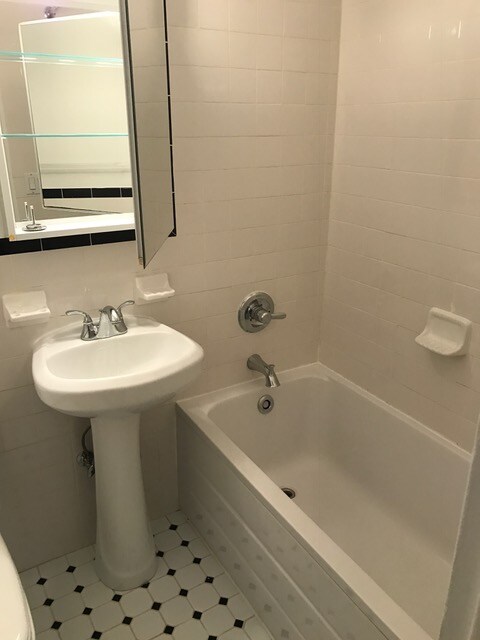 Foto del edificio - 328 E 84th St