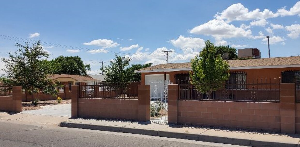 Primary Photo - 1149 Carlos Rey Cir SW