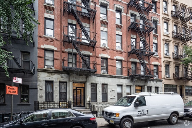 Building Photo - 220-222 E 84th St