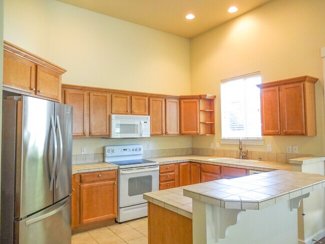 Building Photo - 4106 NE 47th Ave