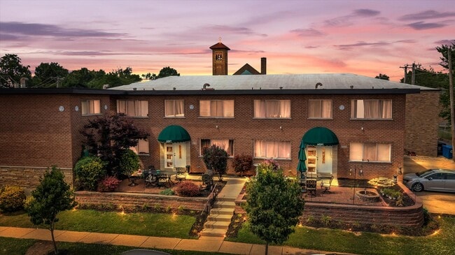 Building Photo - 6595 Scanlan Ave