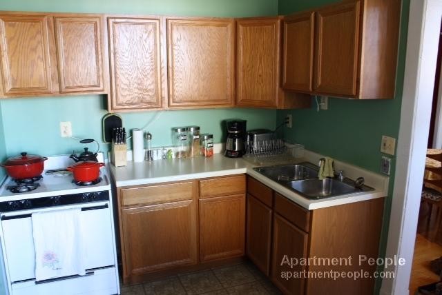 Foto del edificio - 3611 N Pine Grove Ave